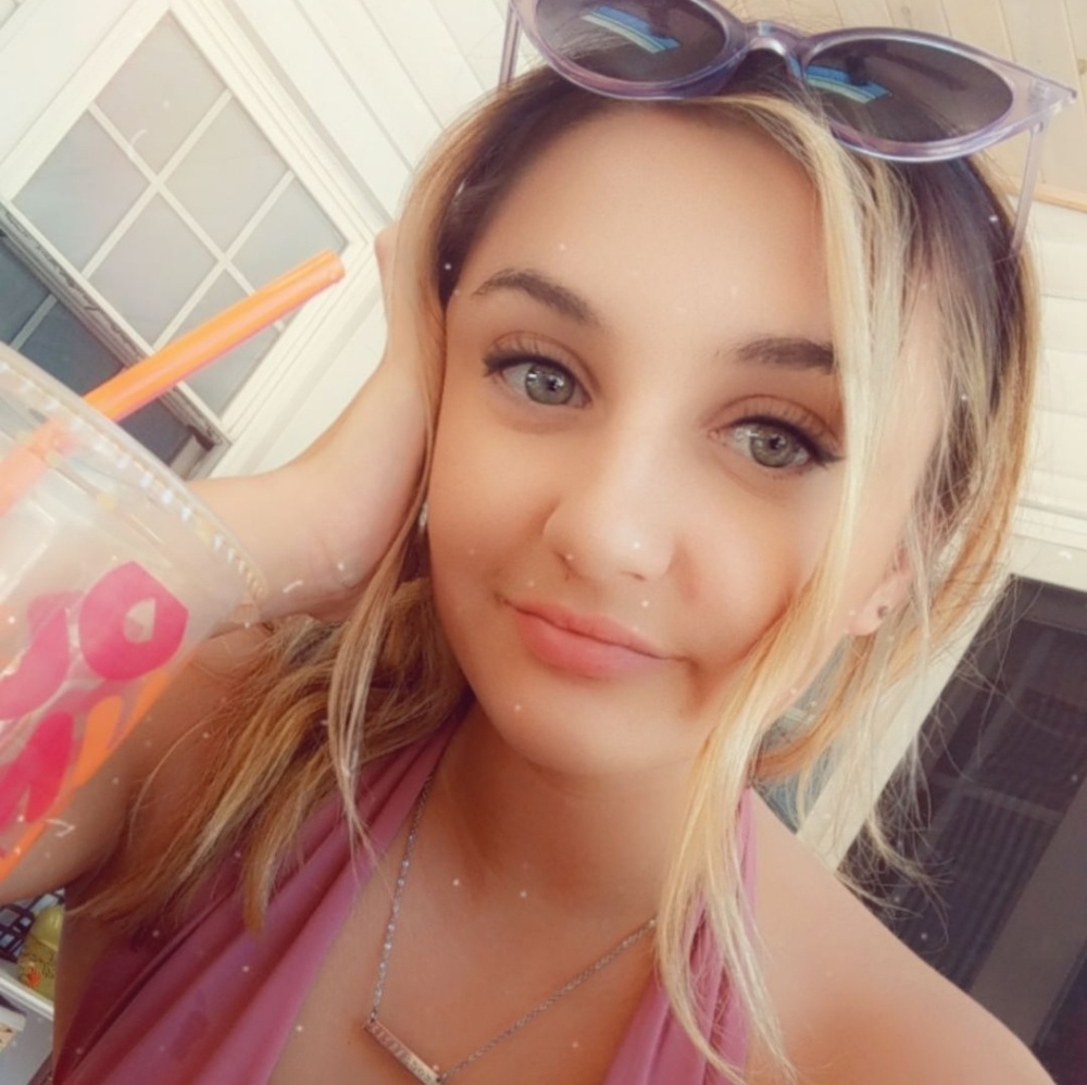 Meet your Posher, Andrea